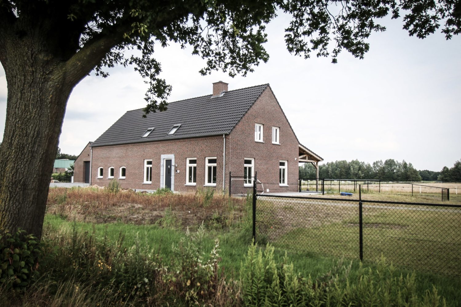 Nieuwbouw woonhuis en bijgebouw