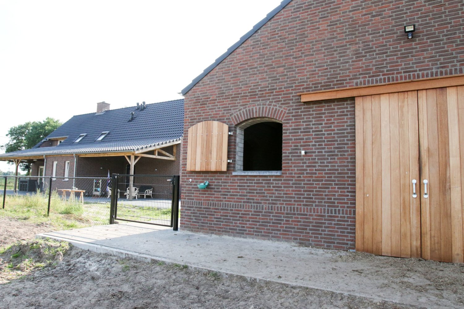 Nieuwbouw woonhuis en bijgebouw