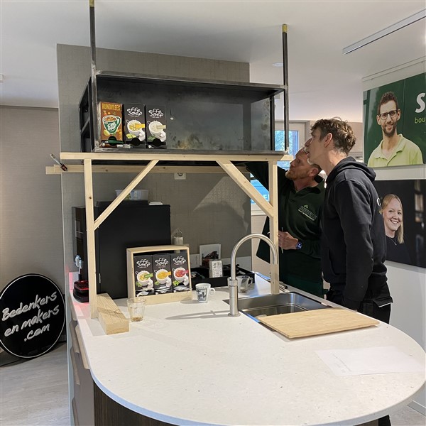 Rekje in de kantine
