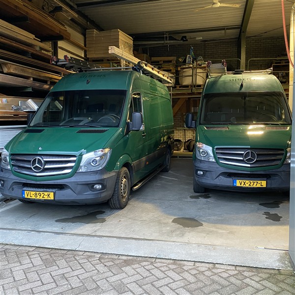 Nieuwe belettering voor onze bedrijfsbussen 🚐💚